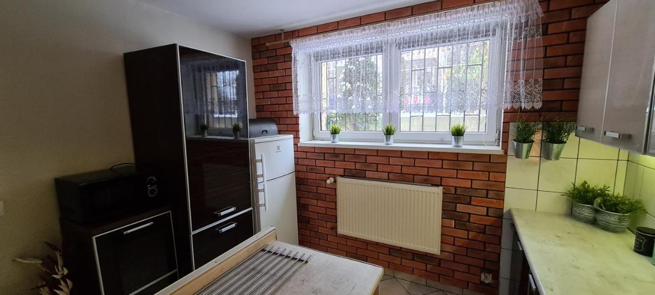 Quiet Basement Apartment Poznan Ngoại thất bức ảnh