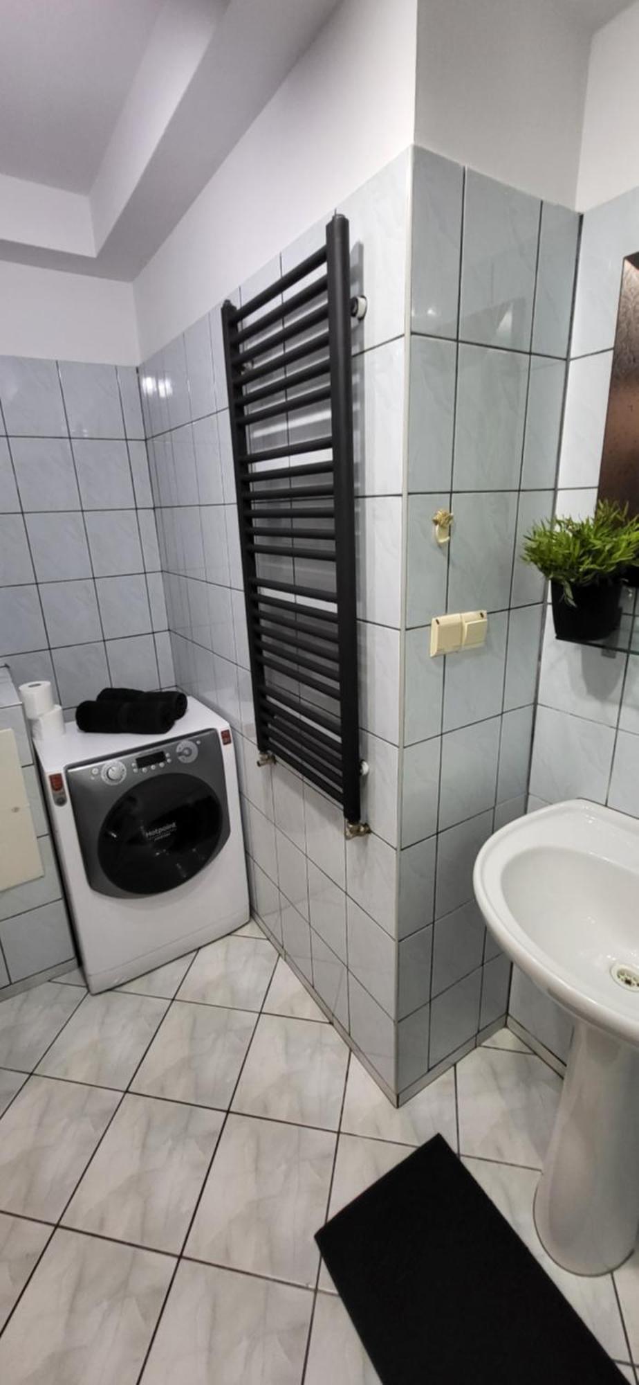 Quiet Basement Apartment Poznan Ngoại thất bức ảnh
