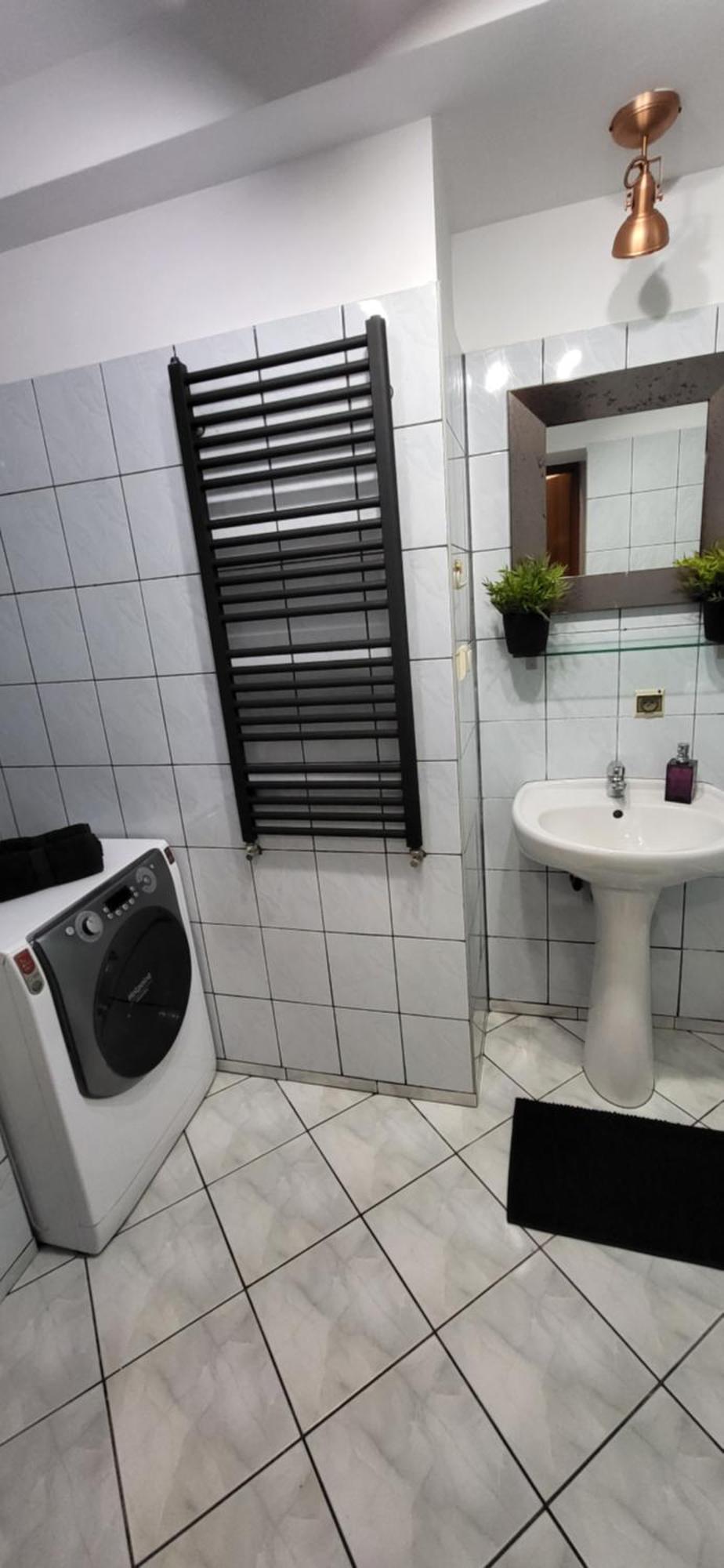 Quiet Basement Apartment Poznan Ngoại thất bức ảnh