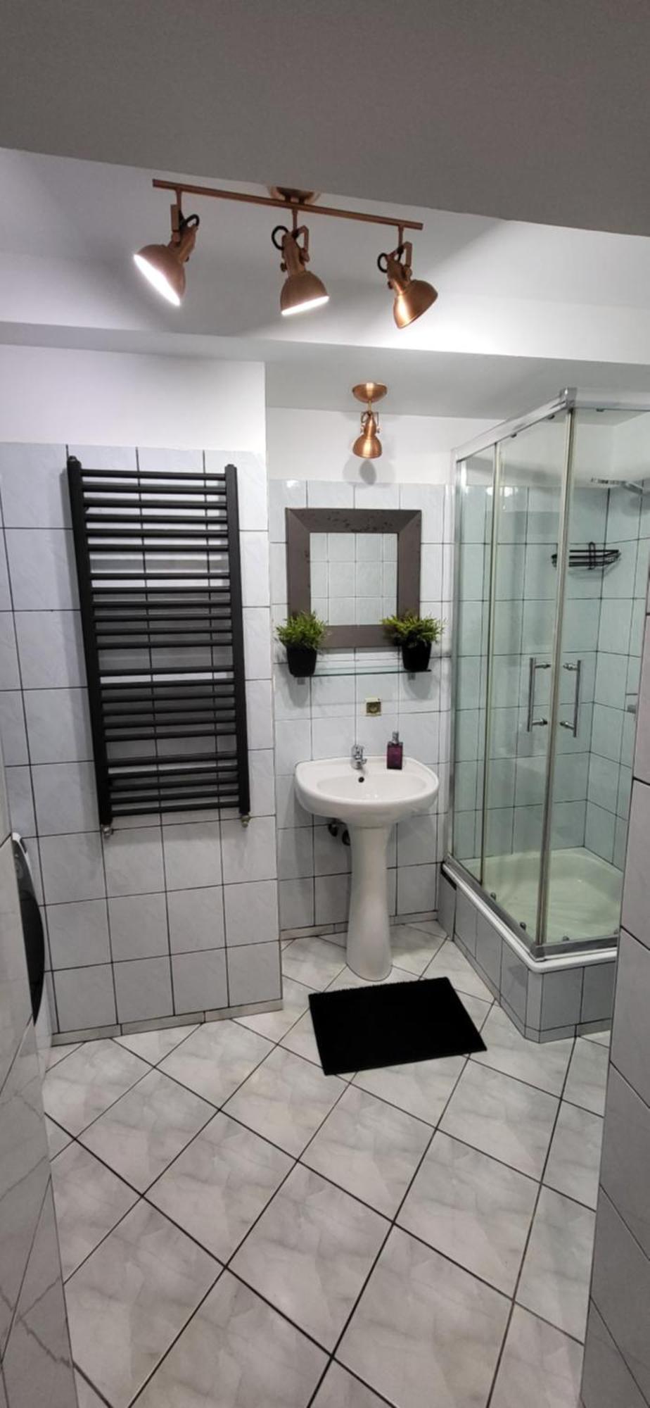 Quiet Basement Apartment Poznan Ngoại thất bức ảnh