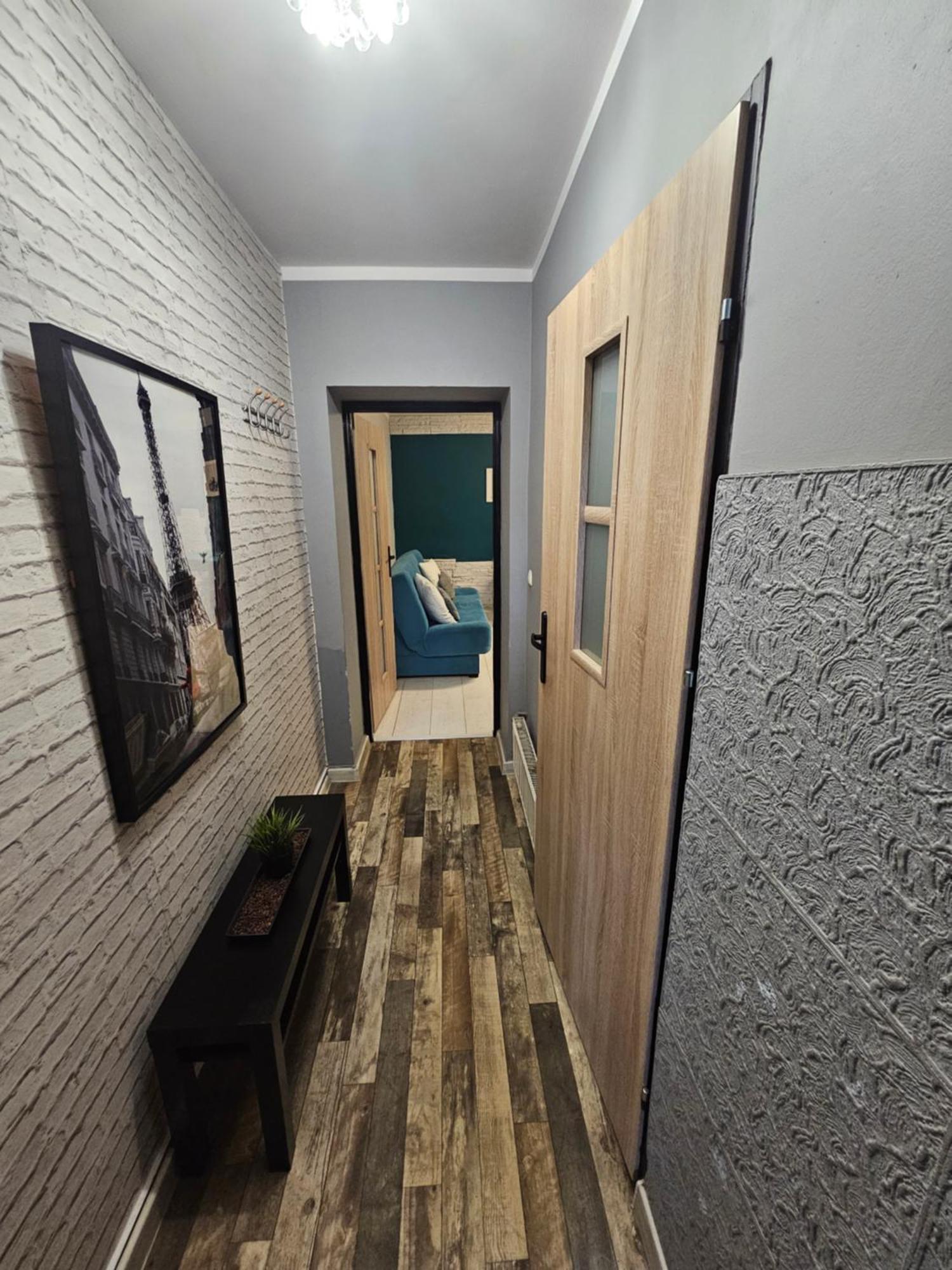 Quiet Basement Apartment Poznan Ngoại thất bức ảnh